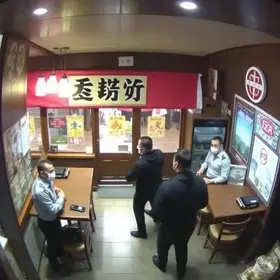 arrastão em restaurante japonês
